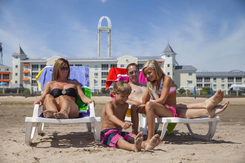 Cedar Point's Hotel Breakers image