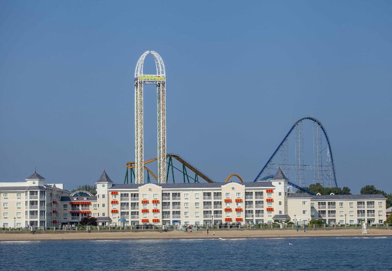 Cedar Point's Hotel Breakers image