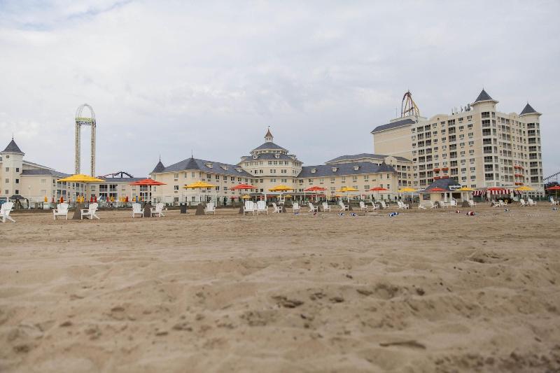 Cedar Point's Hotel Breakers image