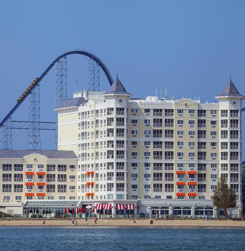 Cedar Point's Hotel Breakers image