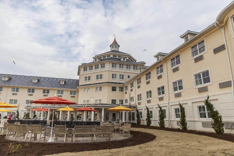 Cedar Point's Hotel Breakers image