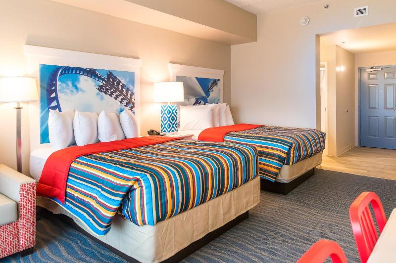Cedar Point's Hotel Breakers image