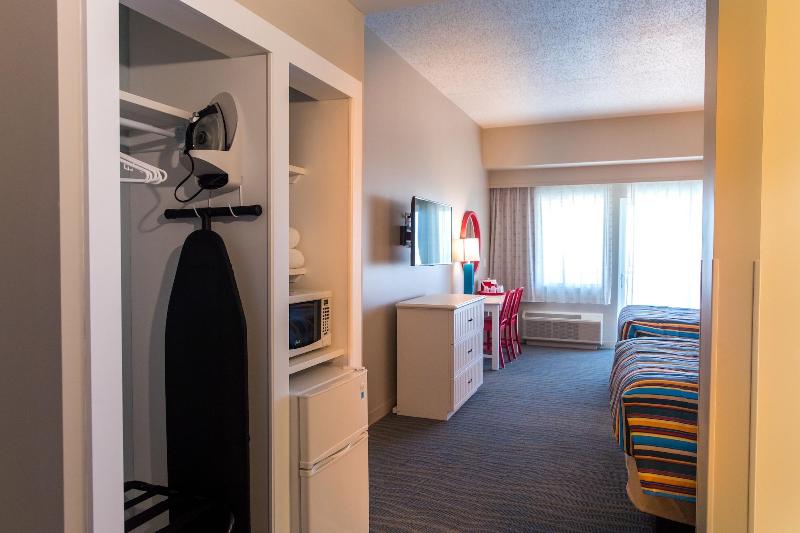 Cedar Point's Hotel Breakers image