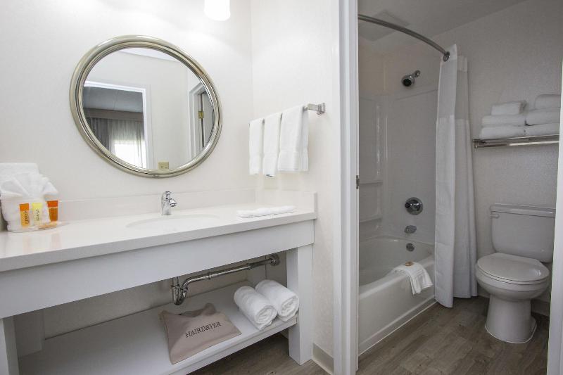 Cedar Point's Hotel Breakers image