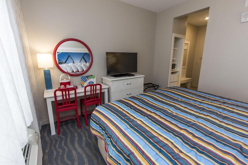 Cedar Point's Hotel Breakers image