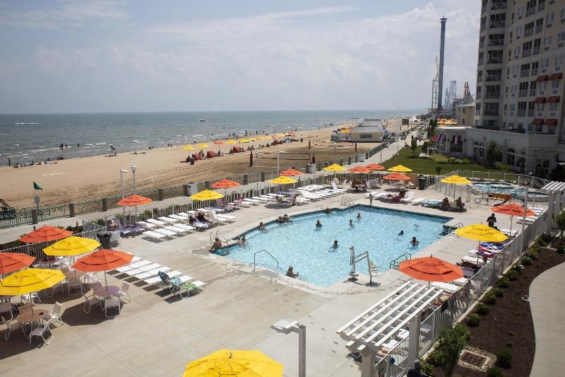 Cedar Point's Hotel Breakers image