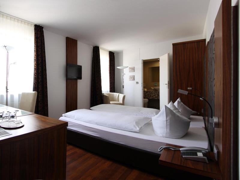 Hotel Zur Pfalz image
