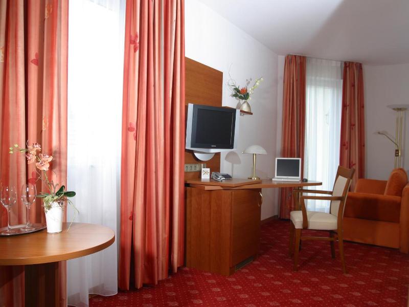 Hotel Zur Pfalz image