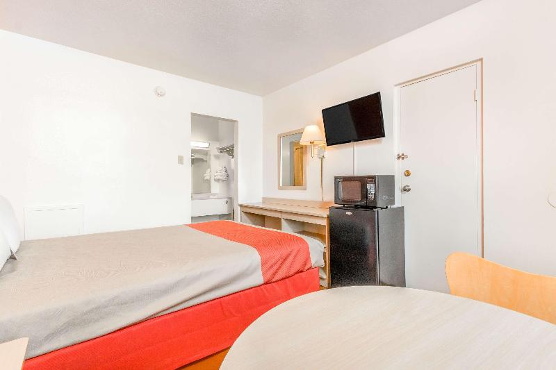 Motel 6 Van Horn, TX image