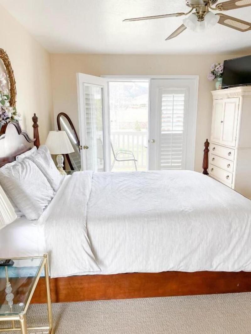 Bryce Canyon Livery Bed & Breakfast image
