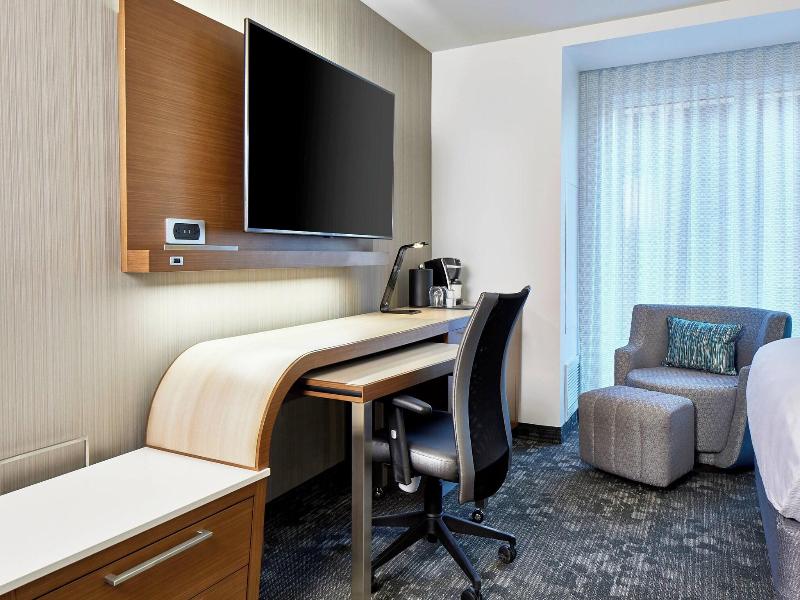 Courtyard by Marriott Baltimore Downtown/McHenry R image