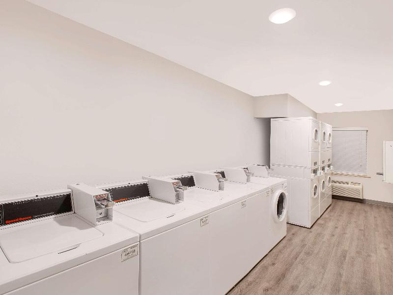 Woodspring Suites Springdale