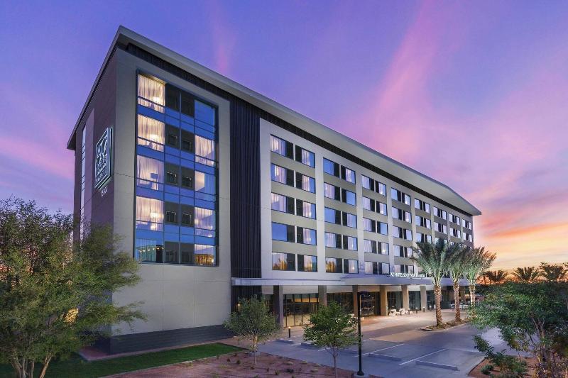 Ac Hotel By Marriott Scottsdale North image