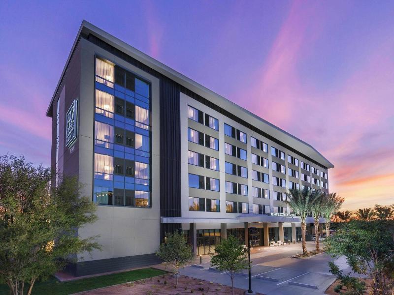 Ac Hotel By Marriott Scottsdale North image