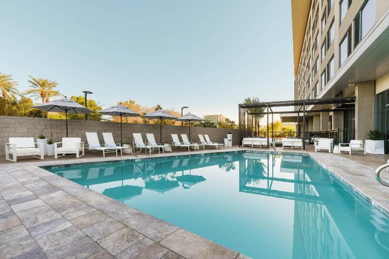 Ac Hotel By Marriott Scottsdale North image