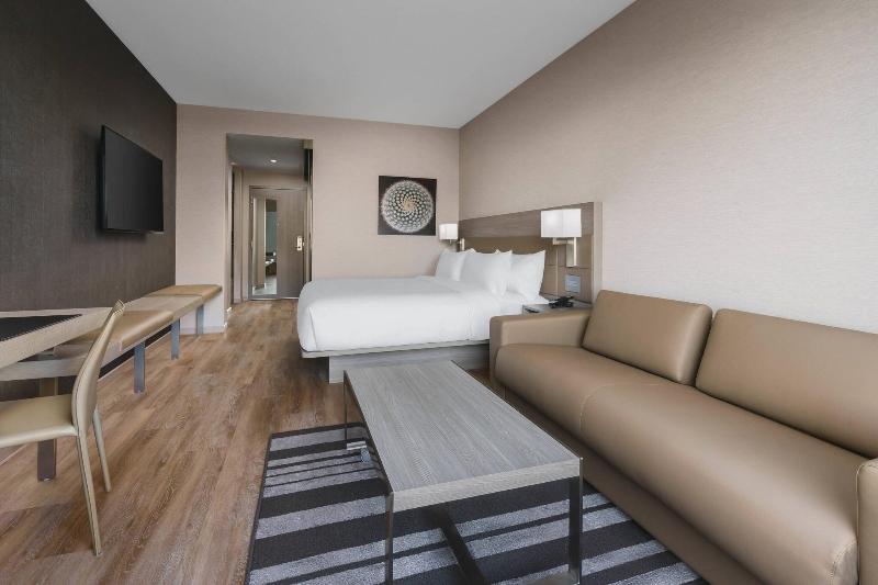 Ac Hotel By Marriott Scottsdale North image