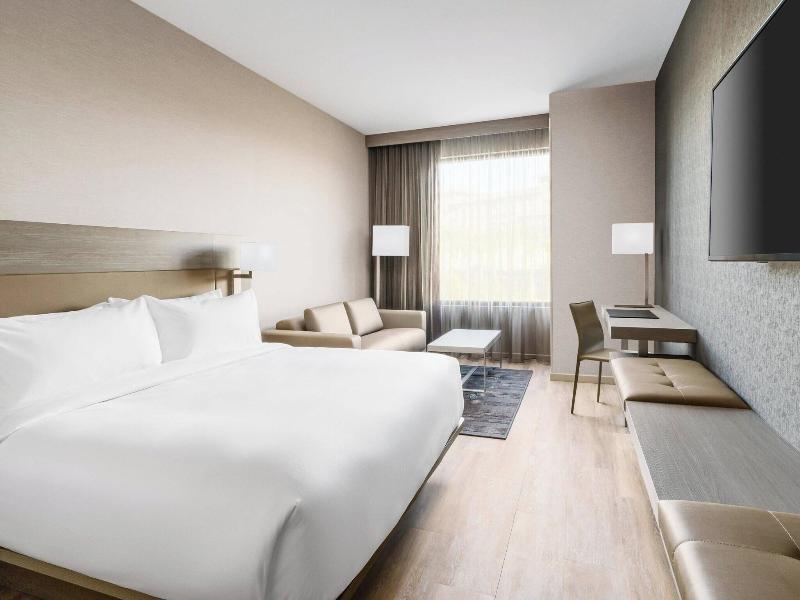 Ac Hotel By Marriott Scottsdale North image
