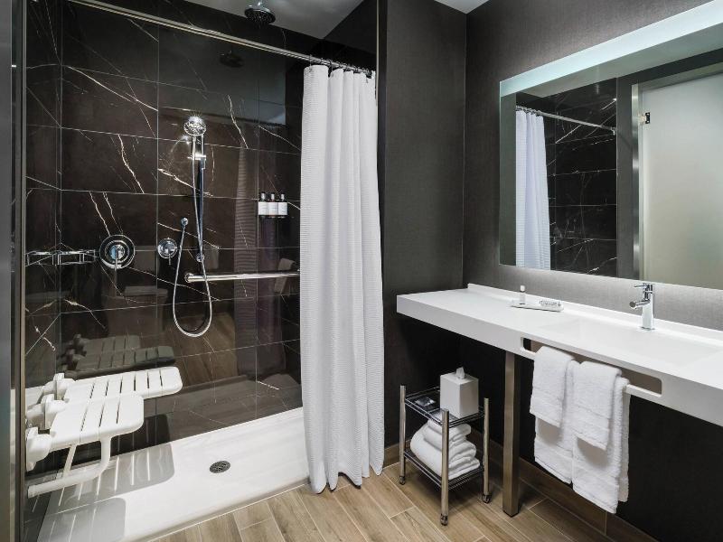 Ac Hotel By Marriott Scottsdale North image