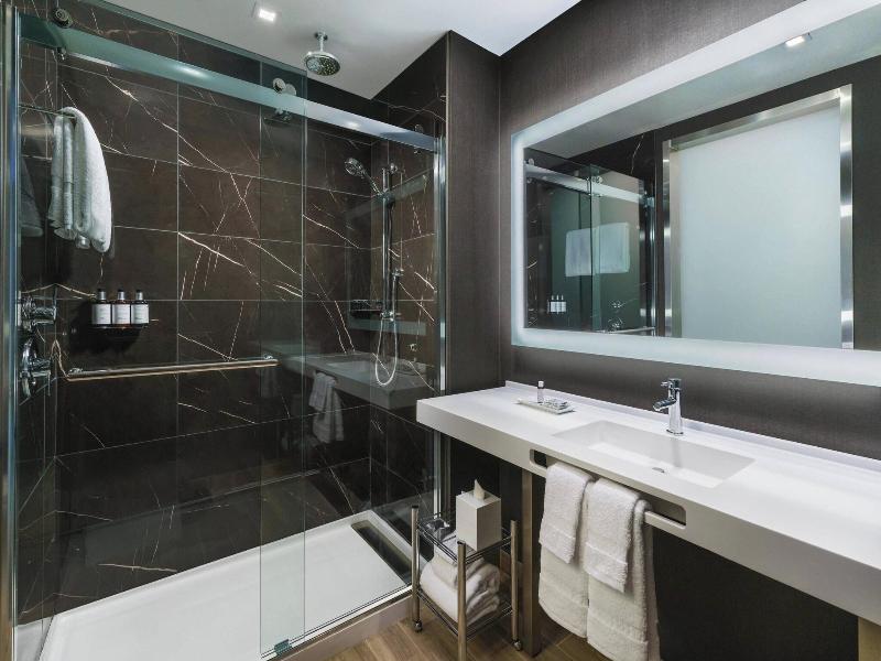 Ac Hotel By Marriott Scottsdale North image