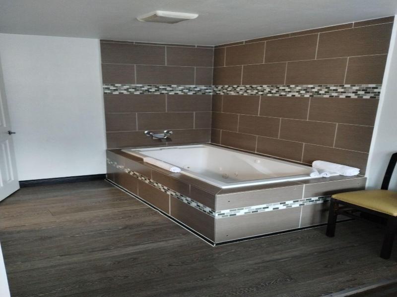 Kings Row Inn image