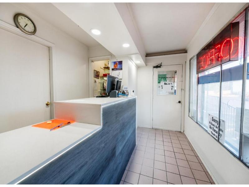 Best Value Inn By Oyo Portland Or South East image