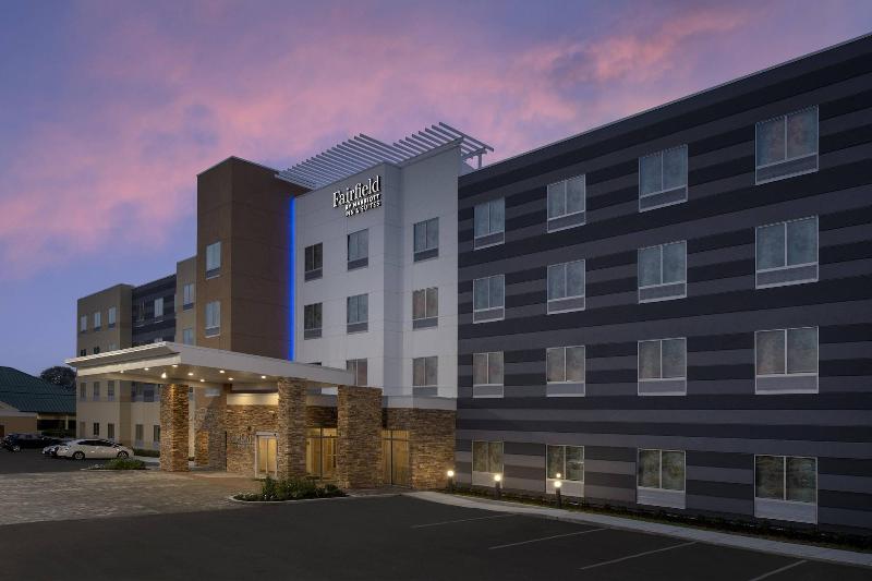 Fairfield Inn & Suites by Marriott New Orleans Met image