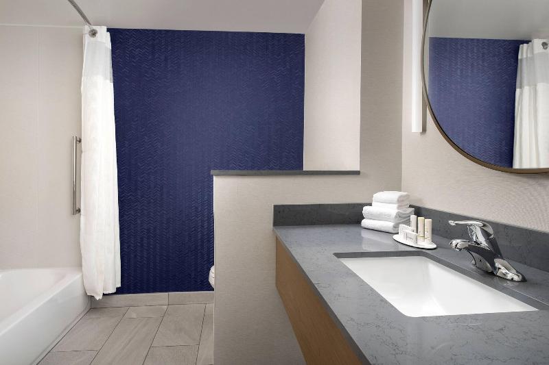 Fairfield Inn & Suites by Marriott New Orleans Met image