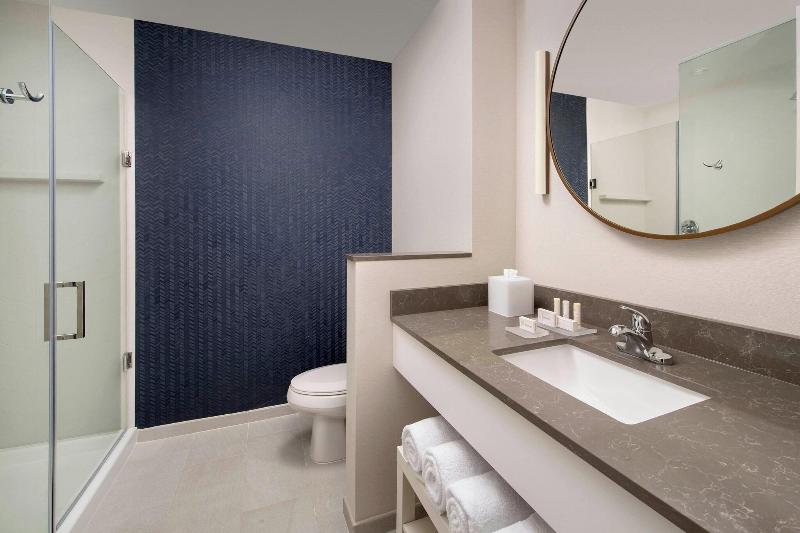 Fairfield Inn & Suites by Marriott New Orleans Met image
