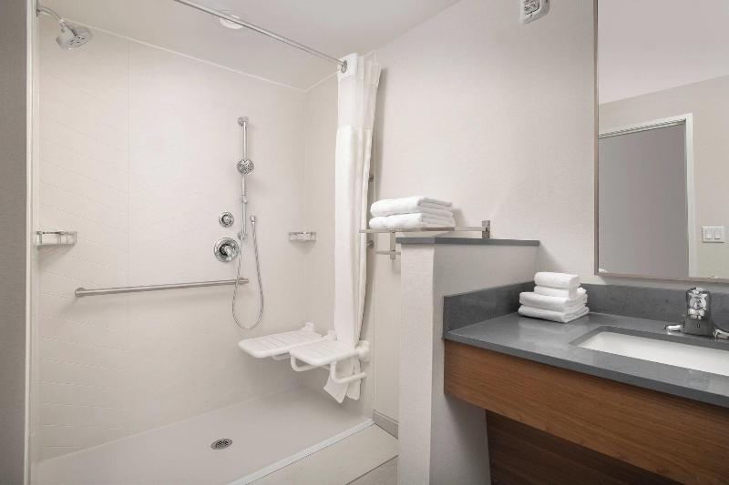 Fairfield Inn & Suites by Marriott New Orleans Met image