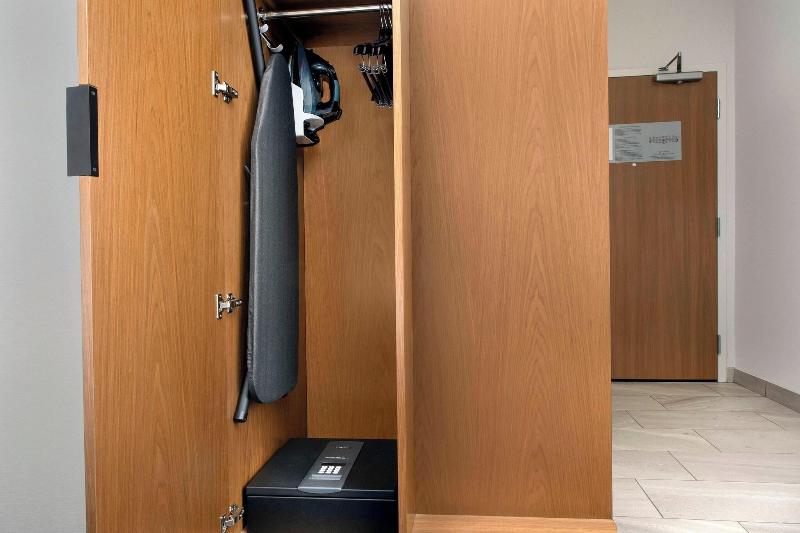 Fairfield Inn & Suites by Marriott New Orleans Met image