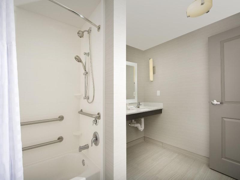 Fairfield Inn & Suites by Marriott New Orleans Met image