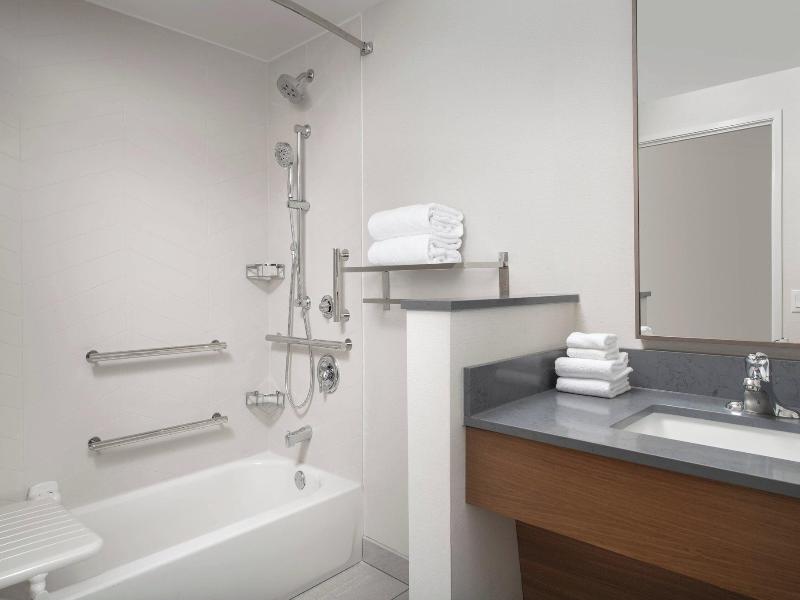 Fairfield Inn & Suites by Marriott New Orleans Met image