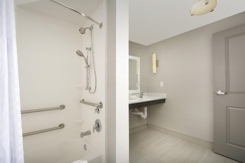 Fairfield Inn & Suites by Marriott New Orleans Met image