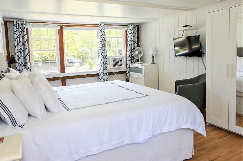 The Seagrove Suites & Guest Rooms image