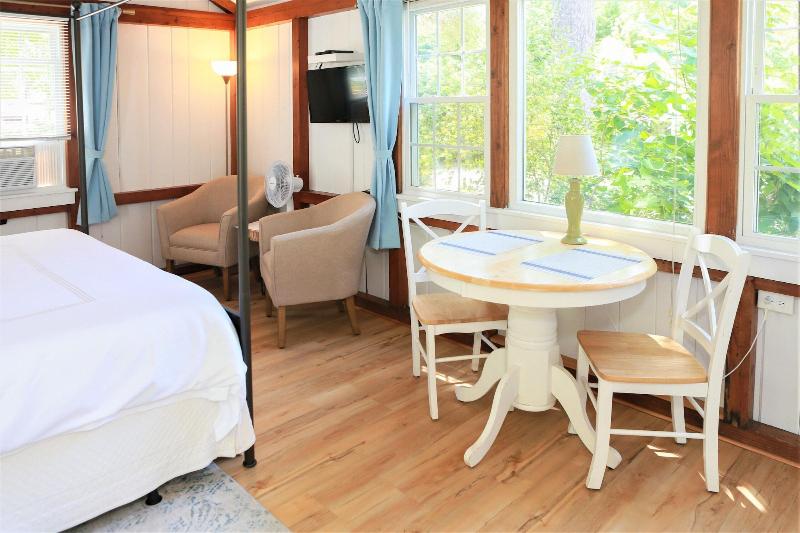 The Seagrove Suites & Guest Rooms image