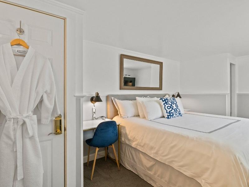 The Seagrove Suites & Guest Rooms image