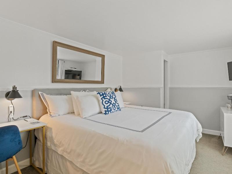 The Seagrove Suites & Guest Rooms image