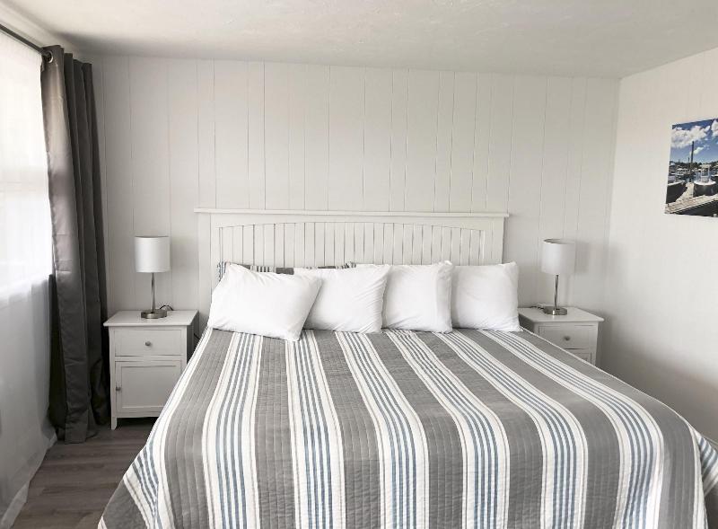 Kingfisher Oceanside image