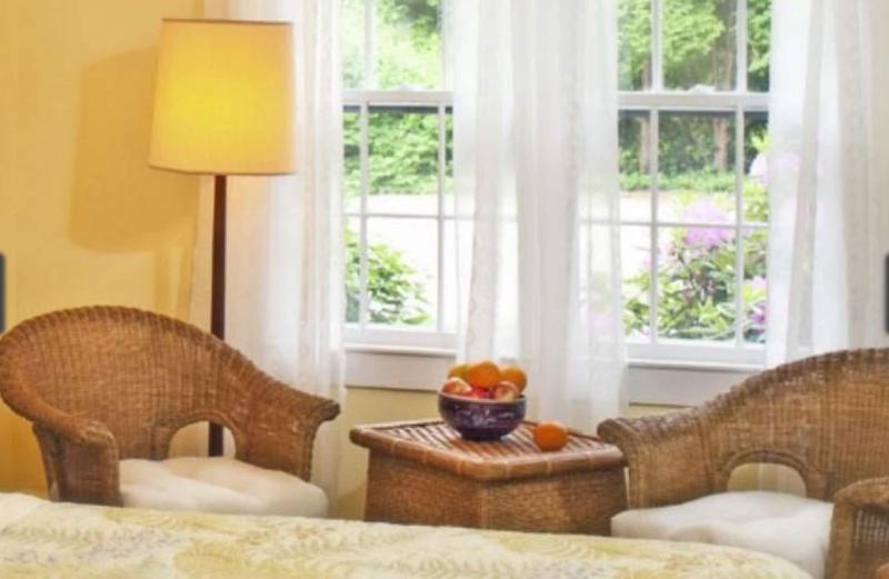 Woods Hole Passage Inn image