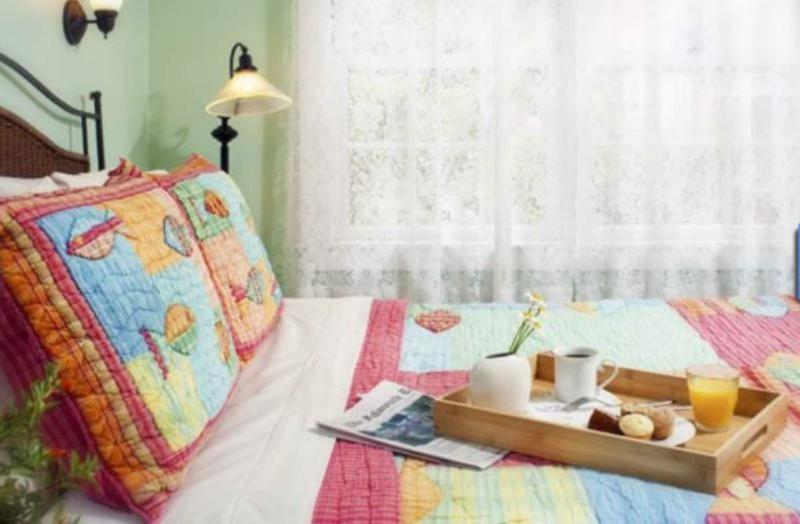 Woods Hole Passage Inn image