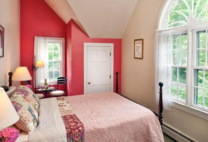 Woods Hole Passage Inn image