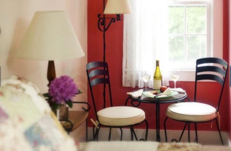 Woods Hole Passage Inn image
