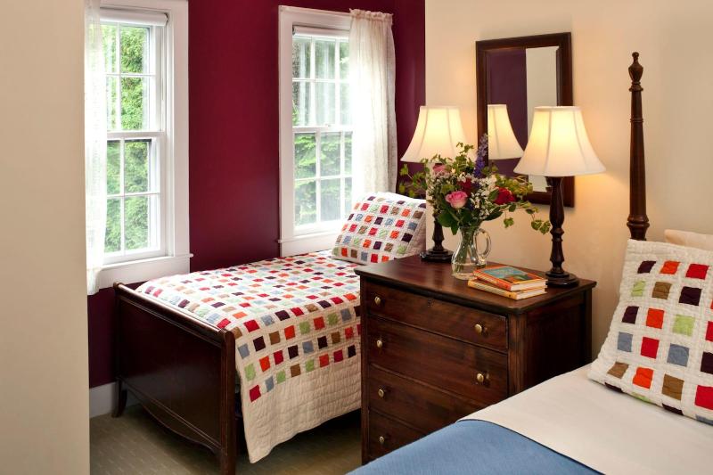 Woods Hole Passage Inn image