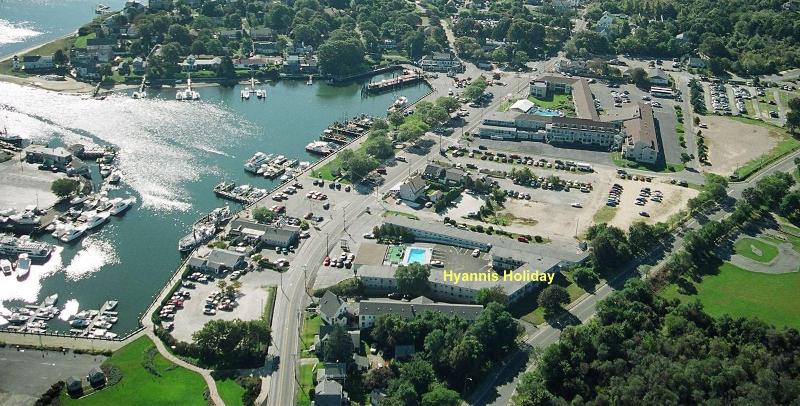 Hyannis Holiday Motel image