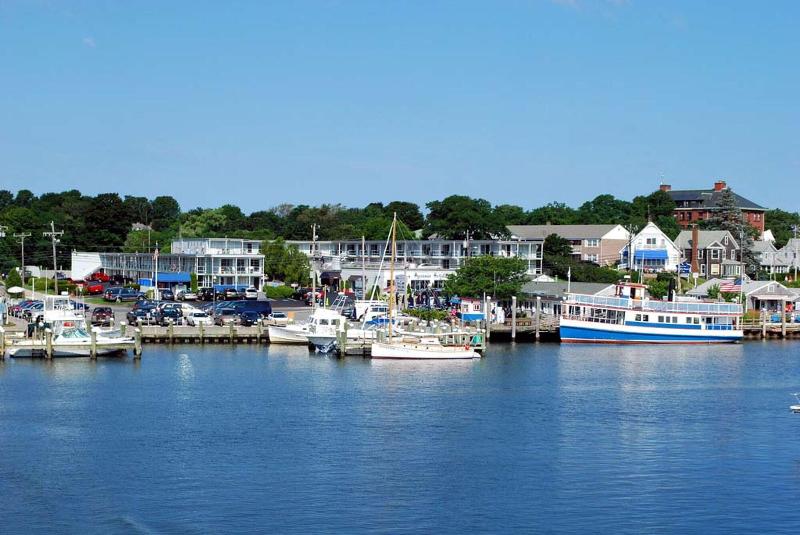 Hyannis Holiday Motel image