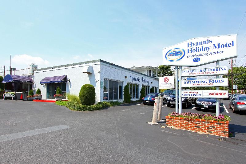 Hyannis Holiday Motel image