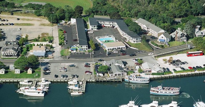 Hyannis Holiday Motel image