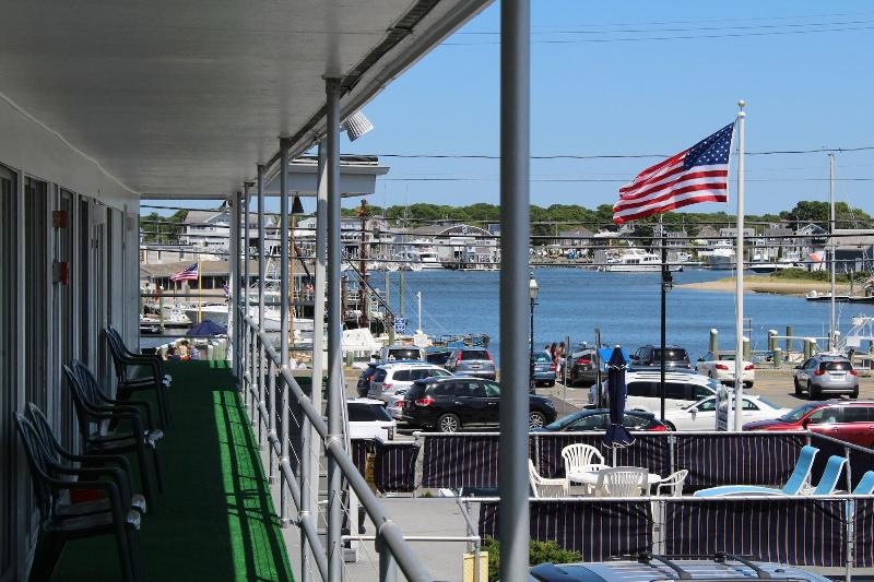 Hyannis Holiday Motel image