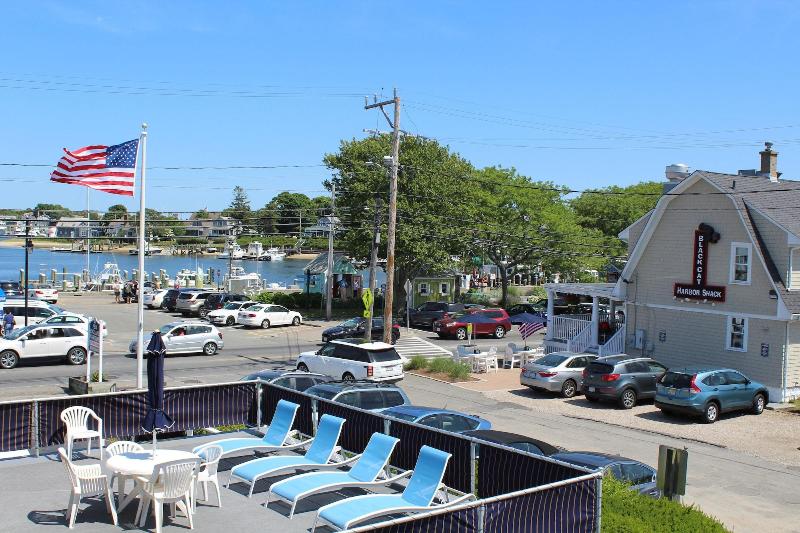 Hyannis Holiday Motel image