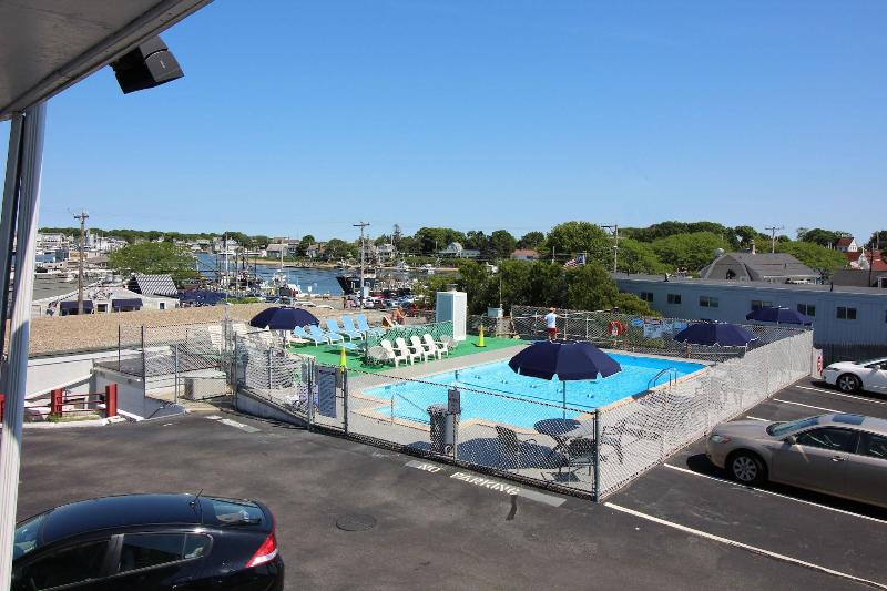 Hyannis Holiday Motel image
